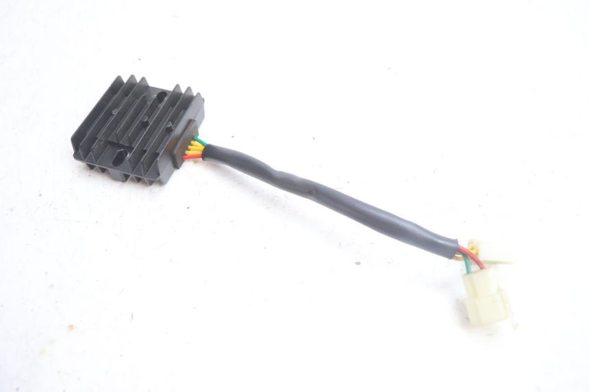 photo de REGULATEUR CHARGE JM MOTORS OLDIES 4T 50 (2020 - 2026) - Zoom état d’usage