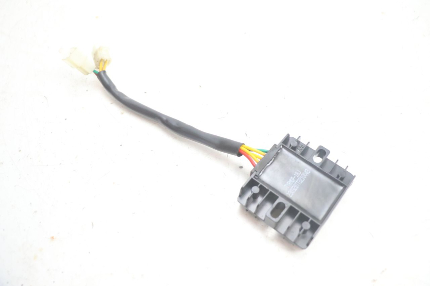 photo de REGULATEUR CHARGE JM MOTORS OLDIES 4T 50 (2020 - 2026) - Autre angle de vue