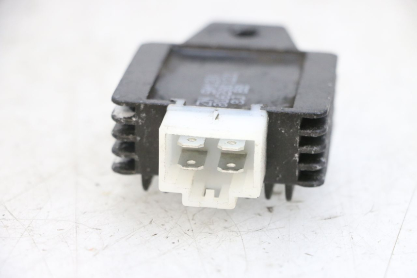 photo de REGULATEUR CHARGE JM MOTORS OLDIES GT 4T 50 (2018 - 2025) - Détail de la pièce