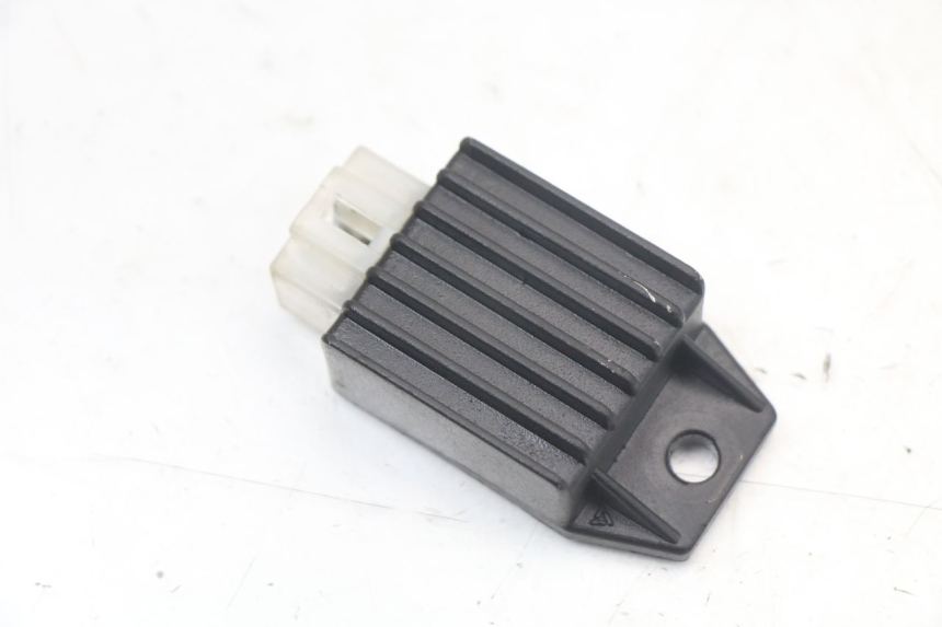 photo de REGULATEUR CHARGE PEUGEOT KISBEE 2T 50 (2010 - 2017)