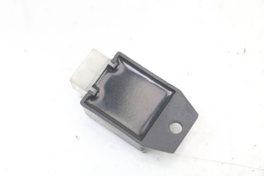 photo de REGULATEUR CHARGE PEUGEOT KISBEE 2T 50 (2010 - 2017)