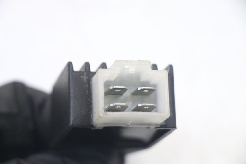 photo de REGULATEUR CHARGE PEUGEOT KISBEE 2T 50 (2010 - 2017)