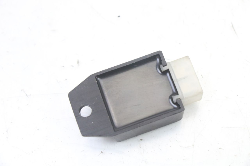 photo de REGULATEUR CHARGE PEUGEOT KISBEE 2T 50 (2010 - 2017)