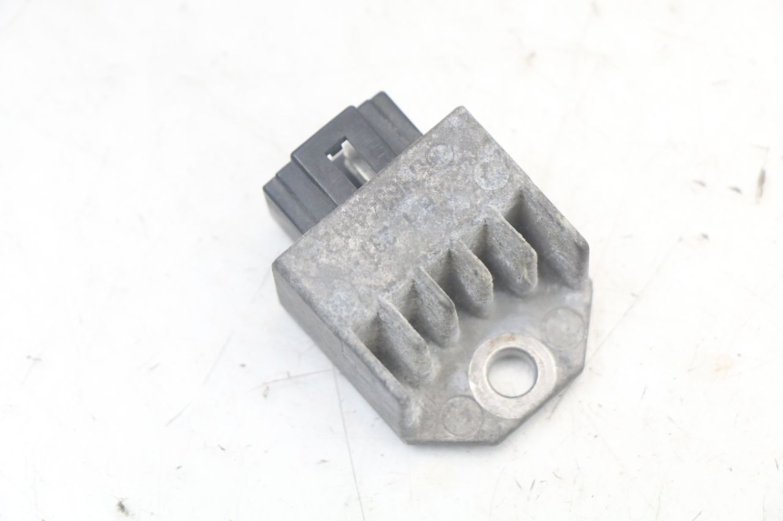 photo de REGULATEUR CHARGE PEUGEOT SPEEDFIGHT 100 (1997 - 2007)