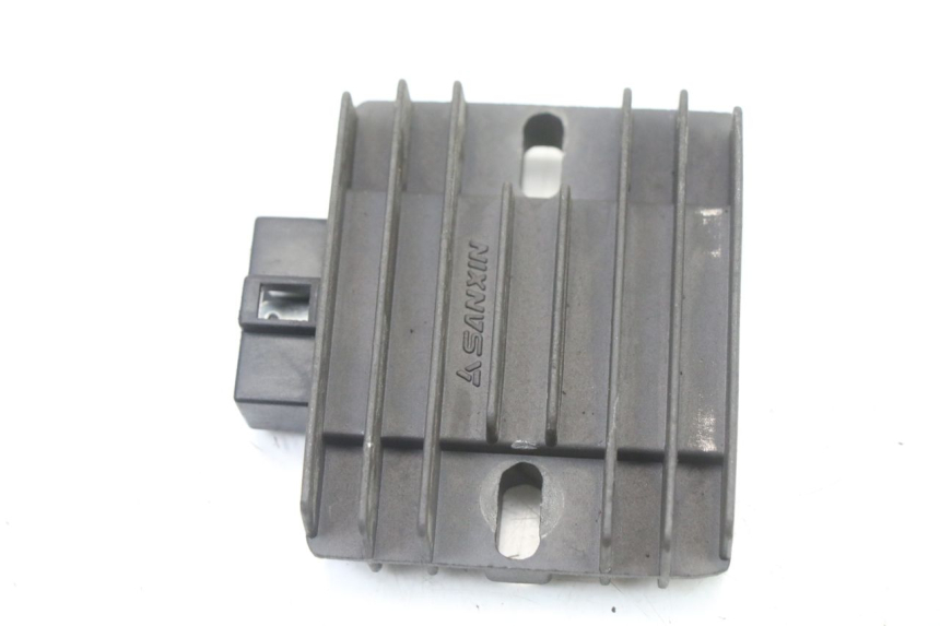 photo de REGULATEUR CHARGE PEUGEOT VIVACITY 125 (2010 - 2017)