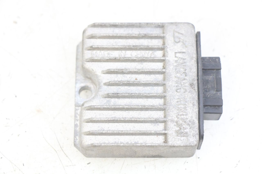 photo de REGULATEUR CHARGE PIAGGIO FLY 4T 50 (2013 - 2017)