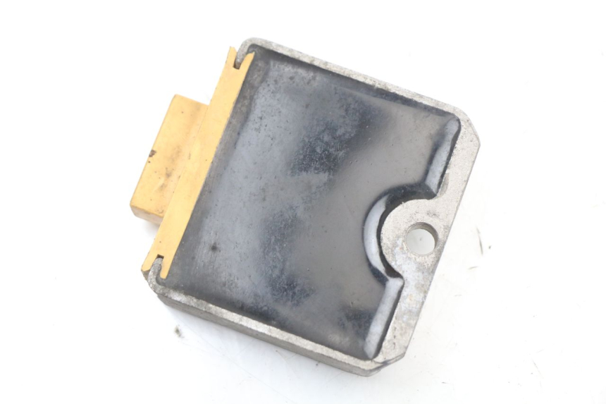 photo de REGULATEUR CHARGE PIAGGIO FLY 4T 50 (2004 - 2010)