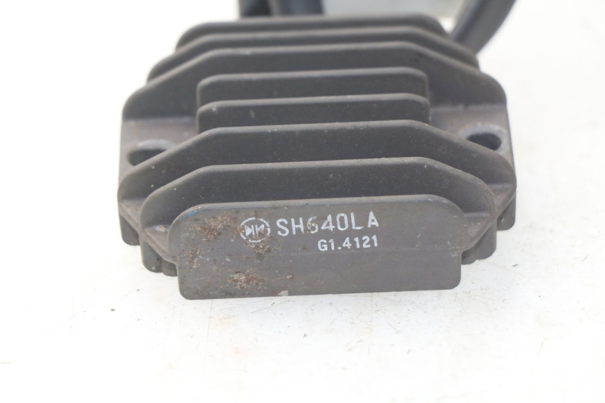 photo de REGULATEUR CHARGE PIAGGIO FLY IE 125 (2012 - 2017)
