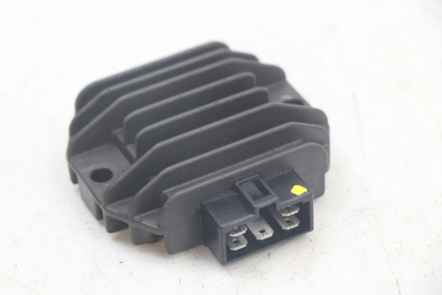 photo de REGULATEUR CHARGE PIAGGIO LIBERTY 125 (2009 - 2013)