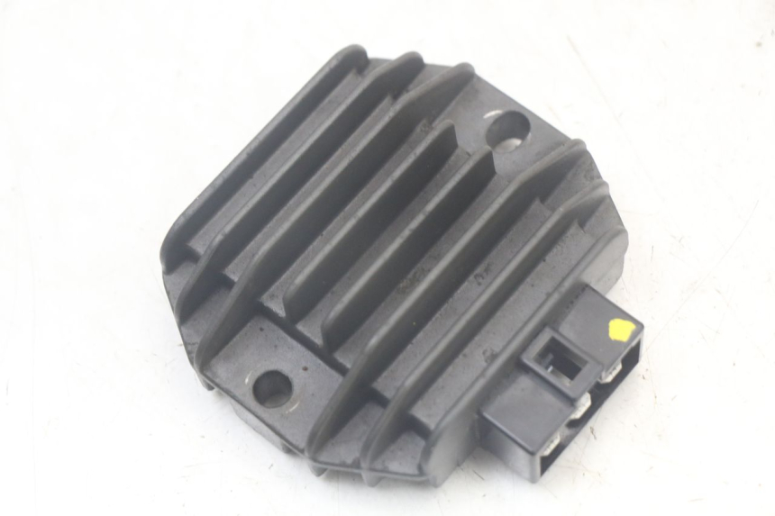 photo de REGULATEUR CHARGE PIAGGIO LIBERTY 125 (2009 - 2013)