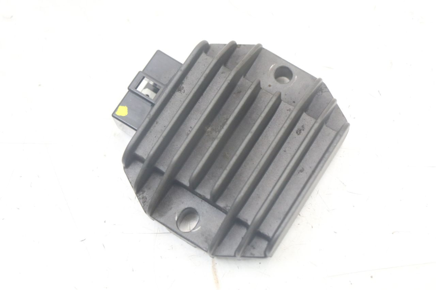 photo de REGULATEUR CHARGE PIAGGIO LIBERTY 125 (2009 - 2013)