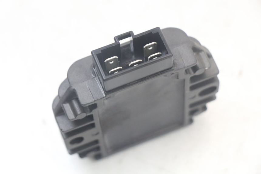 photo de REGULATEUR CHARGE PIAGGIO LIBERTY 125 (2009 - 2013)