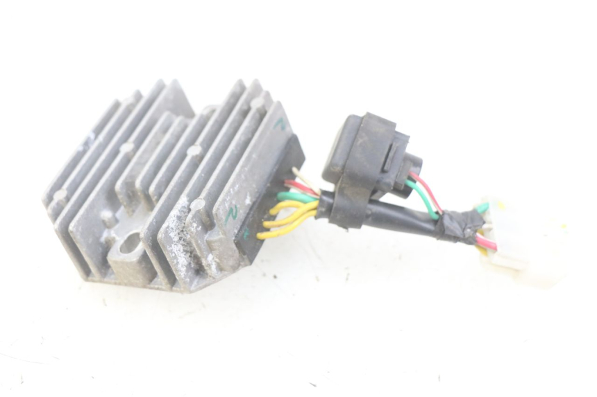 photo de REGULATEUR CHARGE PIAGGIO LIBERTY IGET 4T 50 (2015 - 2020)