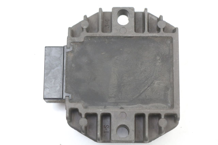 photo de REGULATEUR CHARGE PIAGGIO MP3 125 (2006 - 2014)