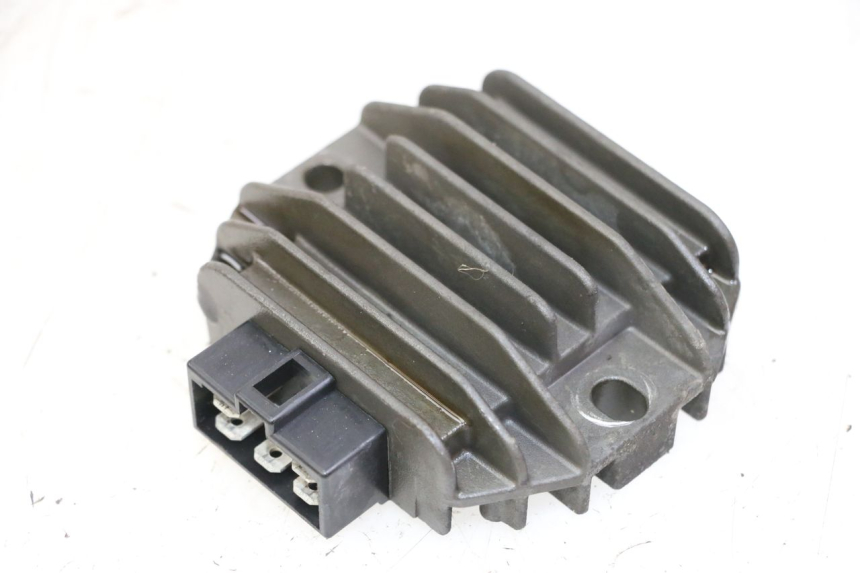 photo de REGULATEUR CHARGE PIAGGIO MP3 125 (2006 - 2014)