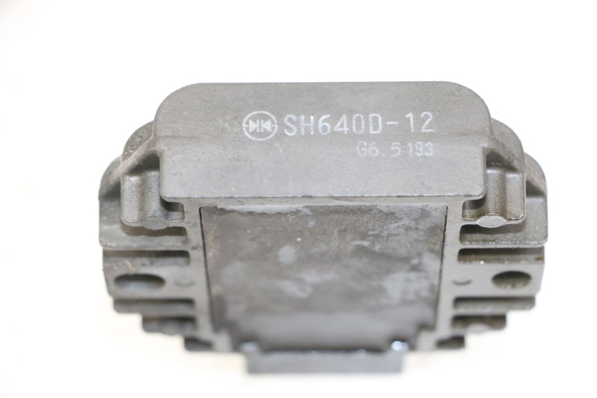 photo de REGULATEUR CHARGE PIAGGIO MP3 125 (2006 - 2014)