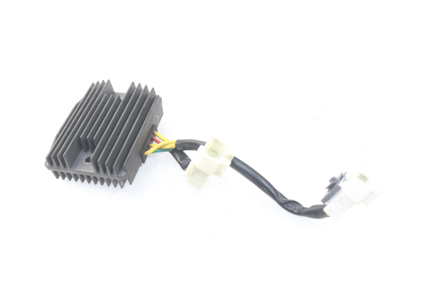 photo de REGULATEUR CHARGE PIAGGIO MP3 HPE 500 (2019 - 2022)