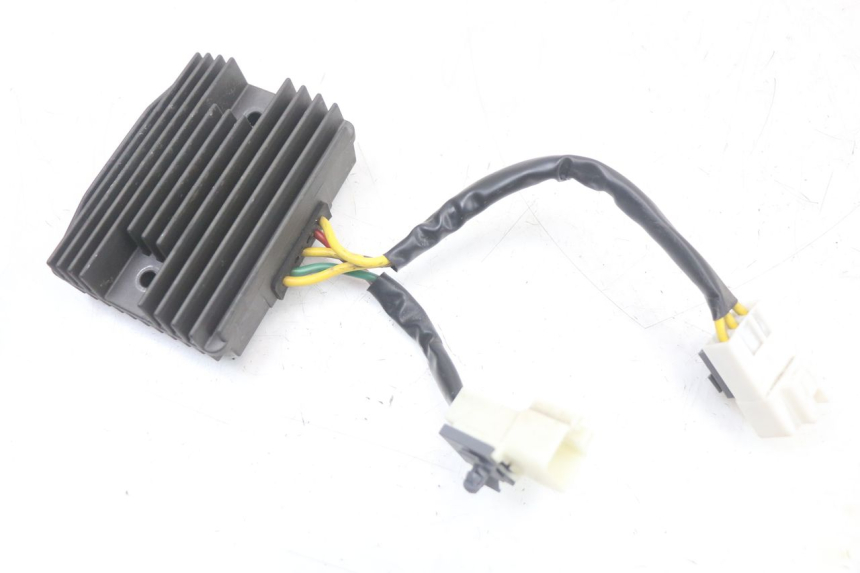 photo de REGULATEUR CHARGE PIAGGIO MP3 HPE 350 (2018 - 2020)