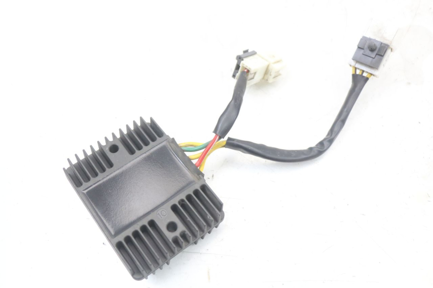 photo de REGULATEUR CHARGE PIAGGIO MP3 HPE 350 (2018 - 2020)