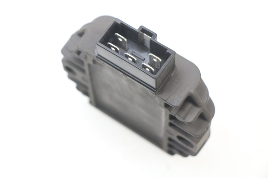 photo de REGULATEUR CHARGE PIAGGIO PRIMAVERA 125 (2013 - 2021)