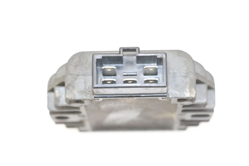 photo de REGULATEUR CHARGE PIAGGIO VESPA GRANTURISMO 200 (2004 - 2005)