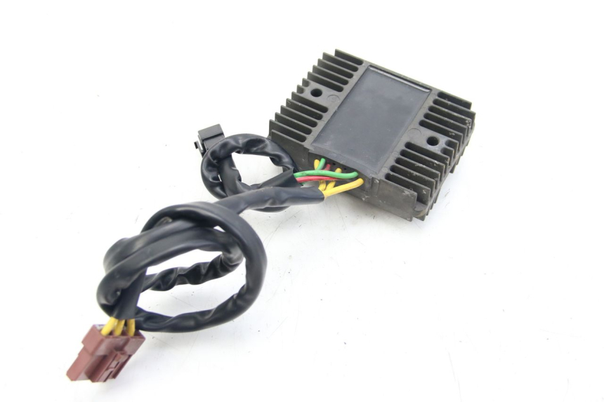 photo de REGULATEUR CHARGE PIAGGIO VESPA GTS SUPER IE 125 (2009 - 2016)