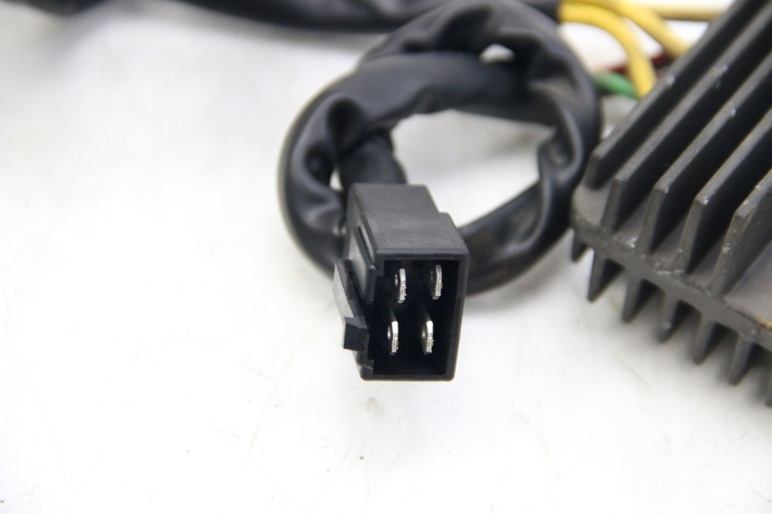 photo de REGULATEUR CHARGE PIAGGIO VESPA GTS SUPER IE 125 (2009 - 2016)