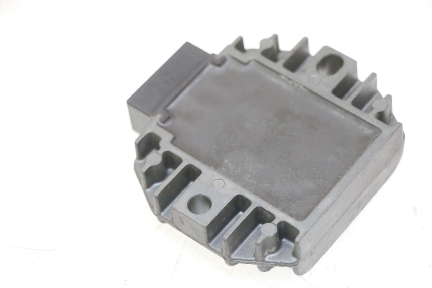 photo de REGULATEUR CHARGE PIAGGIO VESPA LX 150 (2005 - 2013)