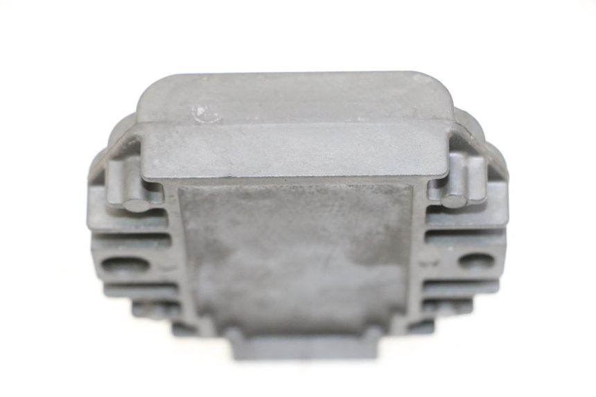 photo de REGULATEUR CHARGE PIAGGIO VESPA LX 150 (2005 - 2013)
