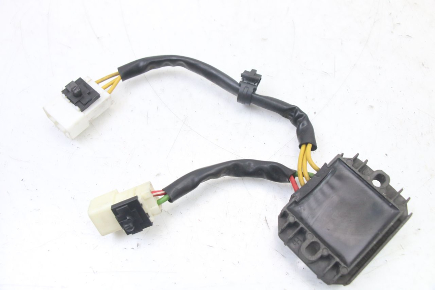 photo de REGULATEUR CHARGE PIAGGIO VESPA LX IE 125 (2010 - 2012)