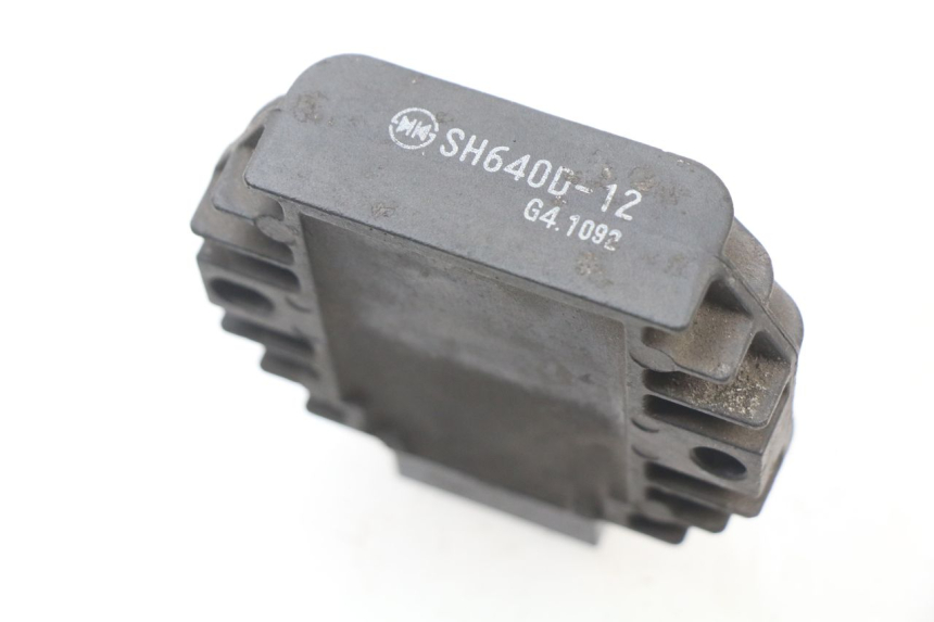 photo de REGULATEUR CHARGE PIAGGIO X8 125 (2004 - 2007)