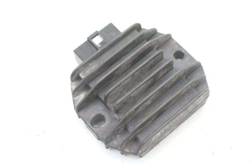 photo de REGULATEUR CHARGE PIAGGIO X8 125 (2004 - 2007)