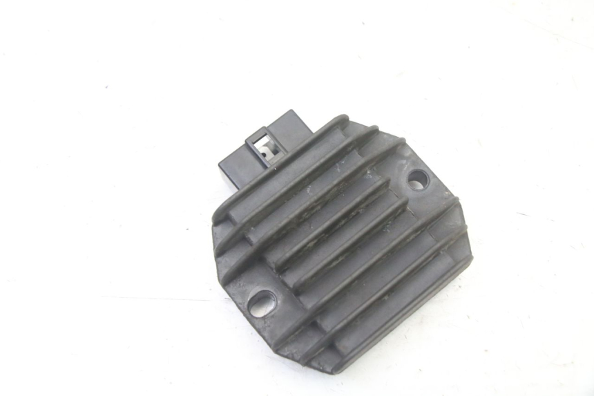 photo de REGULATEUR CHARGE PIAGGIO X8 125 (2004 - 2007)