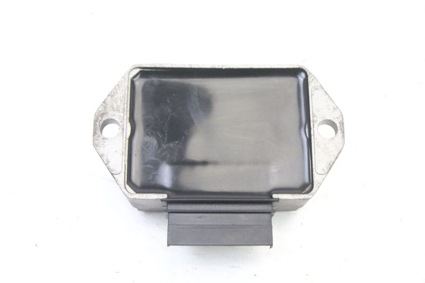 photo de REGULATEUR CHARGE PIAGGIO ZIP 2T 50 (2009 - 2019)