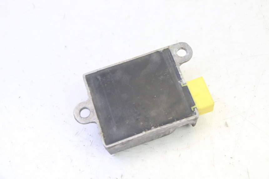 photo de REGULATEUR CHARGE EFUN PUSA 1 - Gros plan technique