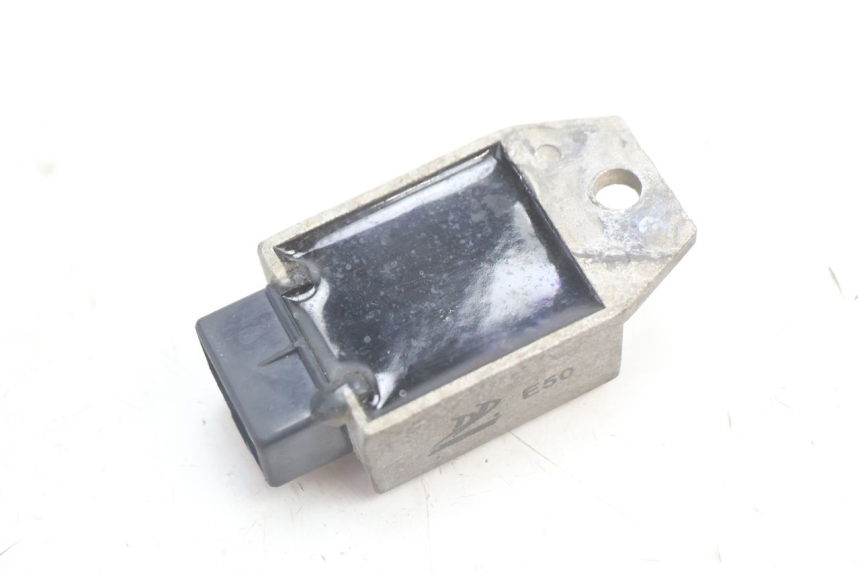photo de REGULATEUR CHARGE RAZZO QTR 50 (2011 - 2018) - Autre angle de vue