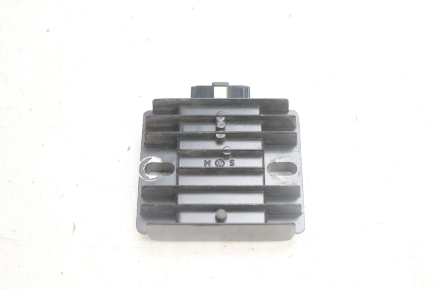 photo de REGULATEUR CHARGE JM MOTORS R-MAX TECH 50 (2024 - 2026) - Détail de la pièce
