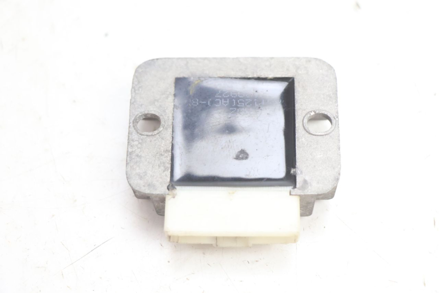 photo de REGULATEUR CHARGE VASTRO R-ONE 4T 50 (2014 - 2022) - Zoom état d’usage
