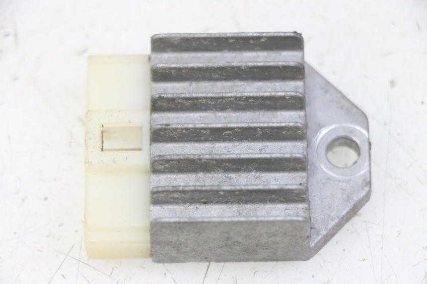 photo de REGULATEUR CHARGE APRILIA RALLY AC 50 (1995 - 2004)