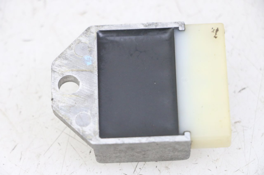 photo de REGULATEUR CHARGE APRILIA RALLY AC 50 (1995 - 2004)