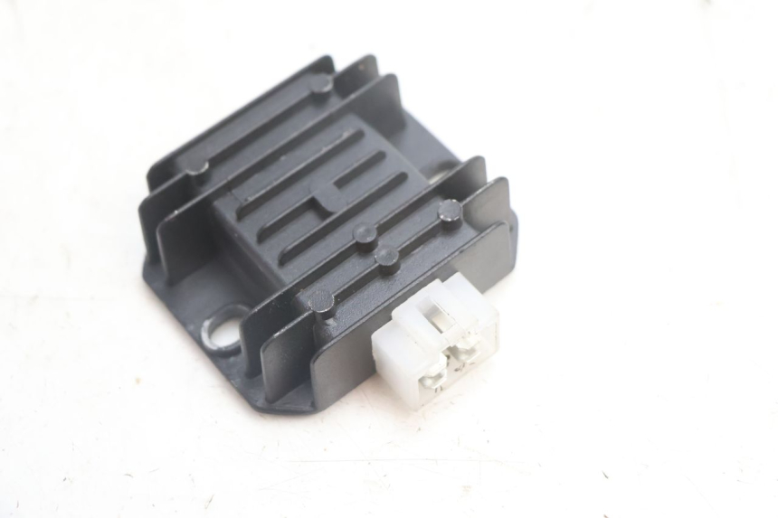 photo de REGULATEUR CHARGE LAZIO RENO 50 (2016 - 2021) - Détail de la pièce