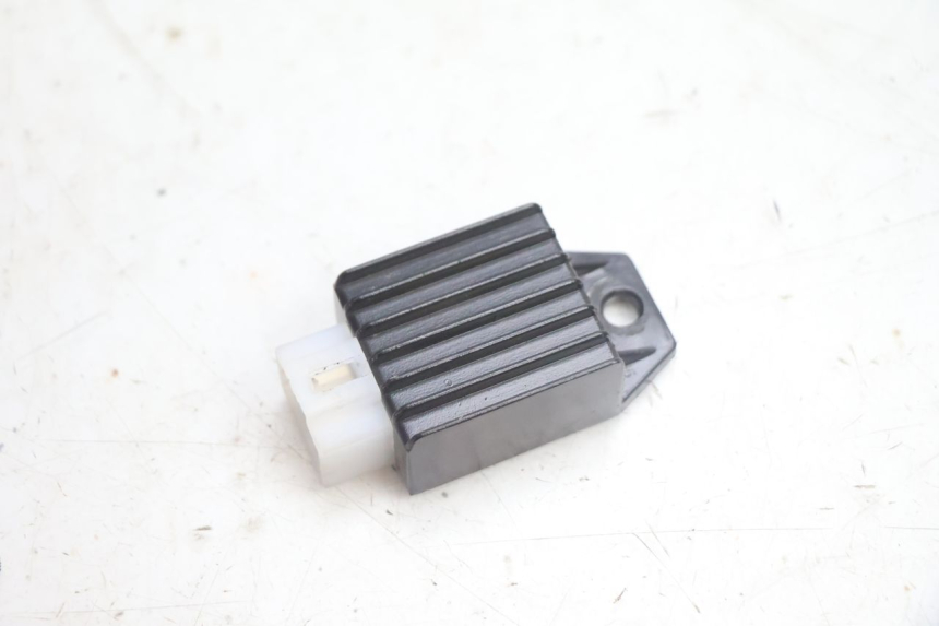 photo de REGULATEUR CHARGE APOLLO RFZ 150 - Vue principale