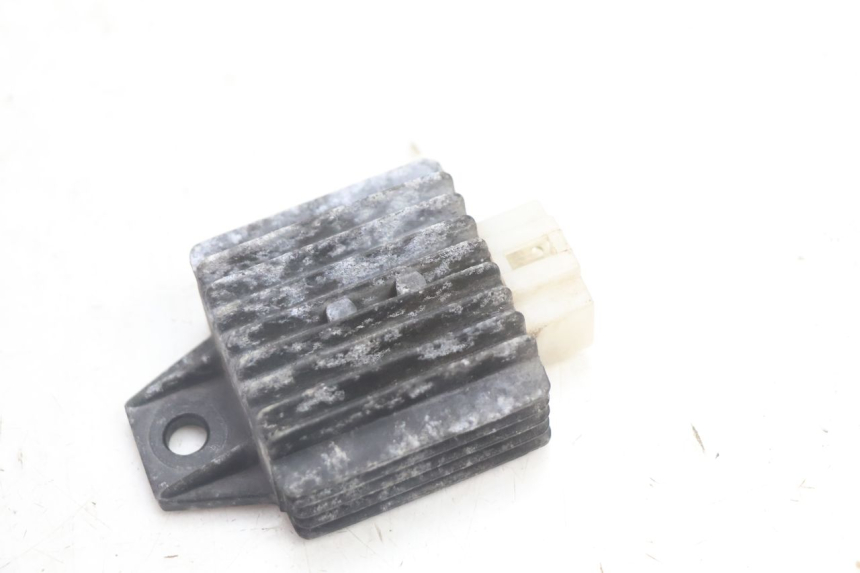 photo de REGULATEUR CHARGE KEEWAY RY6 2T 50 (2011 - 2019) - Détail de la pièce