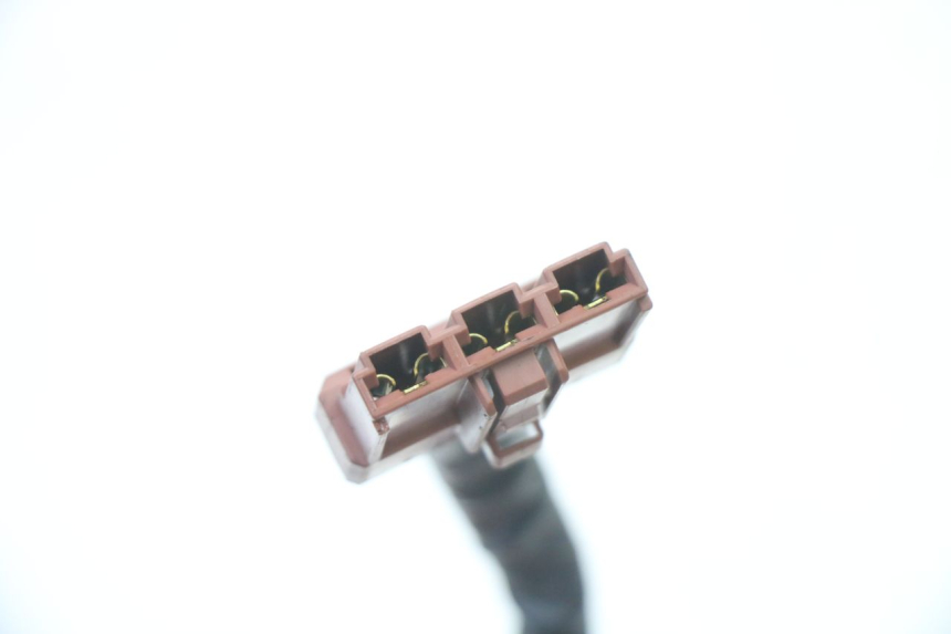 photo de REGULATEUR CHARGE PEUGEOT SATELIS 250 (2006 - 2012)