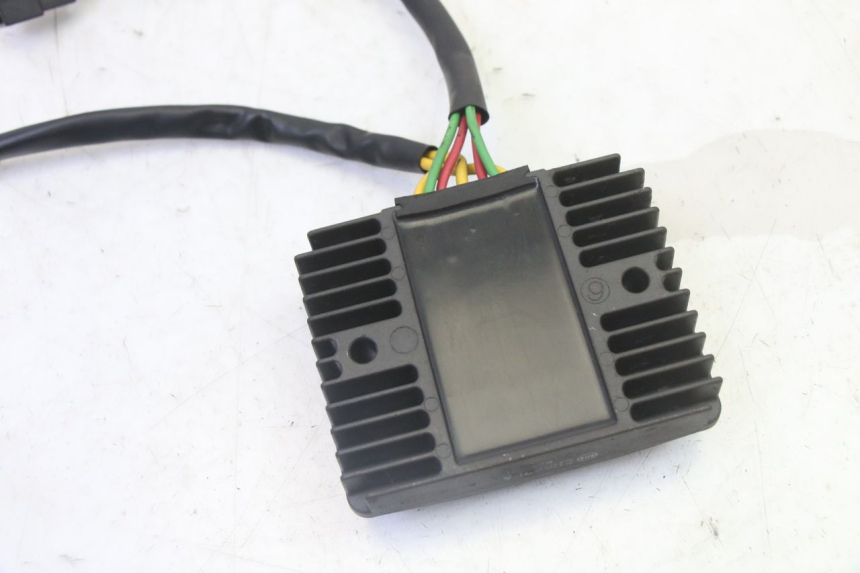 photo de REGULATEUR CHARGE PEUGEOT SATELIS 125 (2006 - 2009)