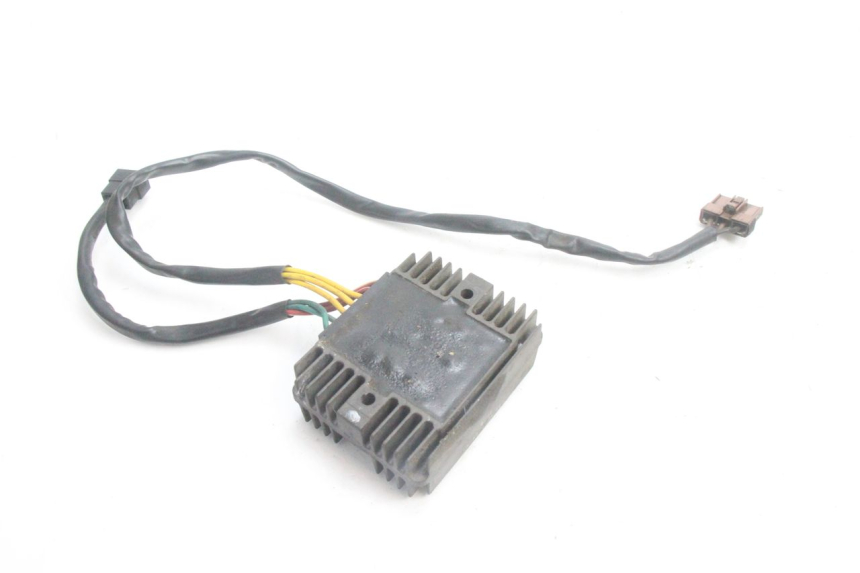 photo de REGULATEUR CHARGE PEUGEOT SATELIS 125 (2006 - 2009) - Gros plan technique