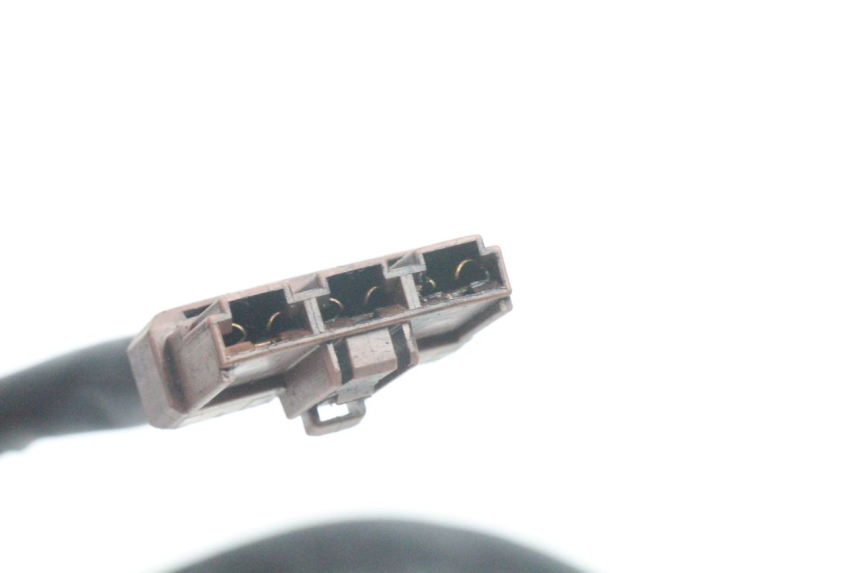 photo de REGULATEUR CHARGE PEUGEOT SATELIS 125 (2006 - 2009) - Points de fixation