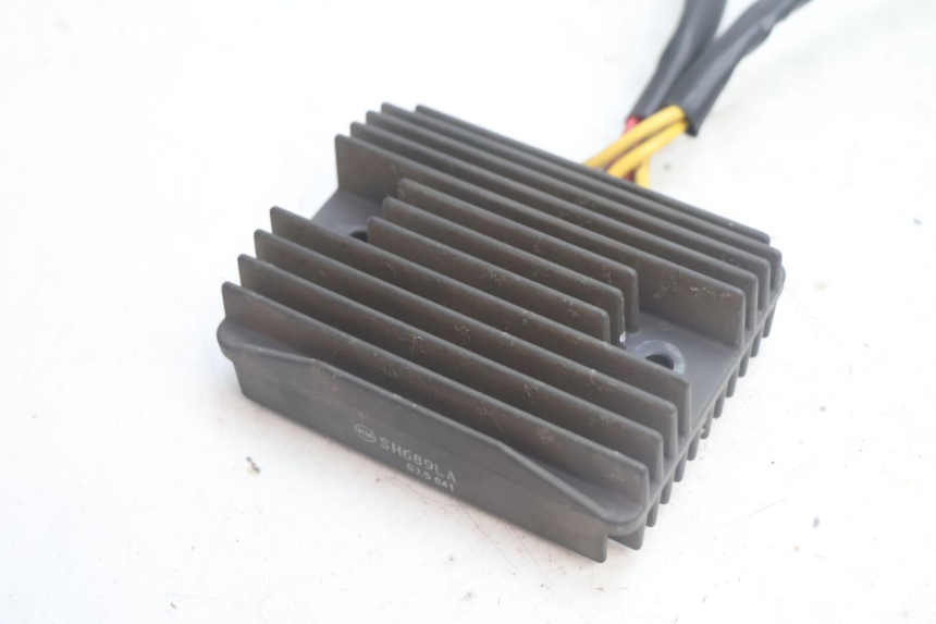 photo de REGULATEUR CHARGE PEUGEOT SATELIS 125 (2013 - 2018) - Détail de la pièce