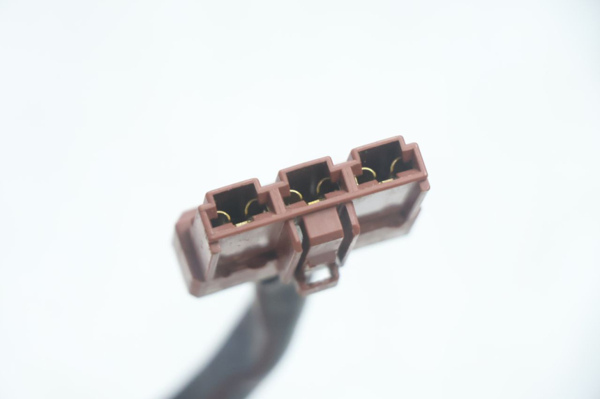 photo de REGULATEUR CHARGE PEUGEOT SATELIS 125 (2013 - 2018) - Points de fixation