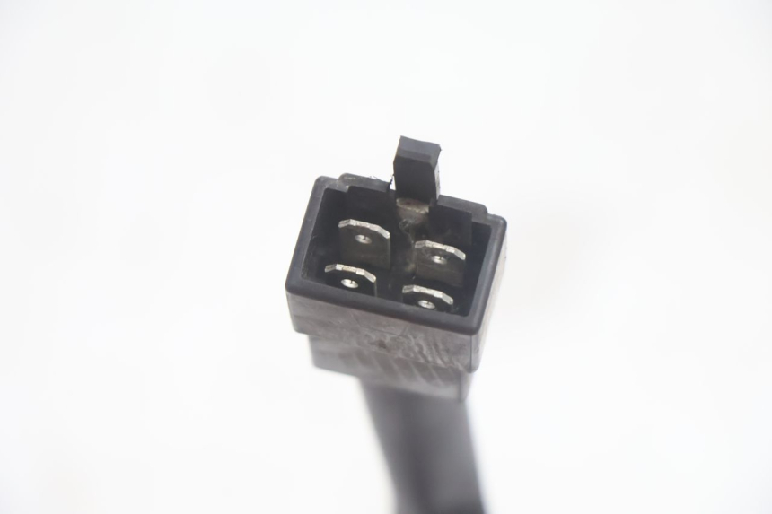 photo de REGULATEUR CHARGE PEUGEOT SATELIS 125 (2013 - 2018) - État de surface